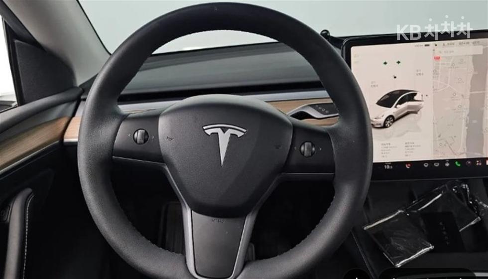 Tesla Model Y — miniaturë 16