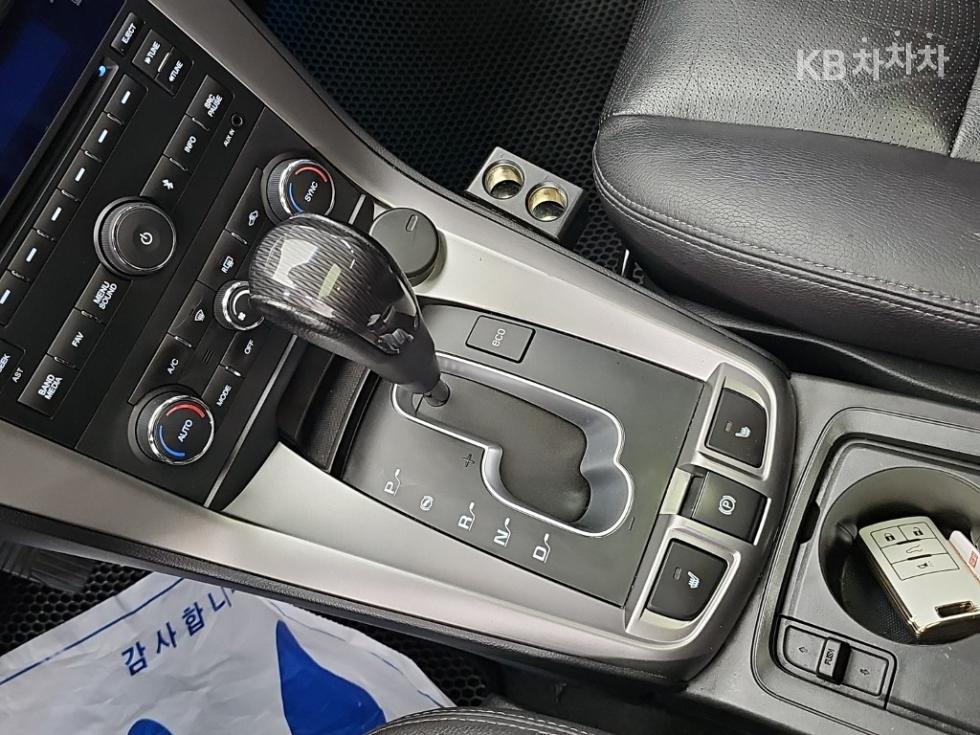 Chevrolet Captiva — miniaturë 8