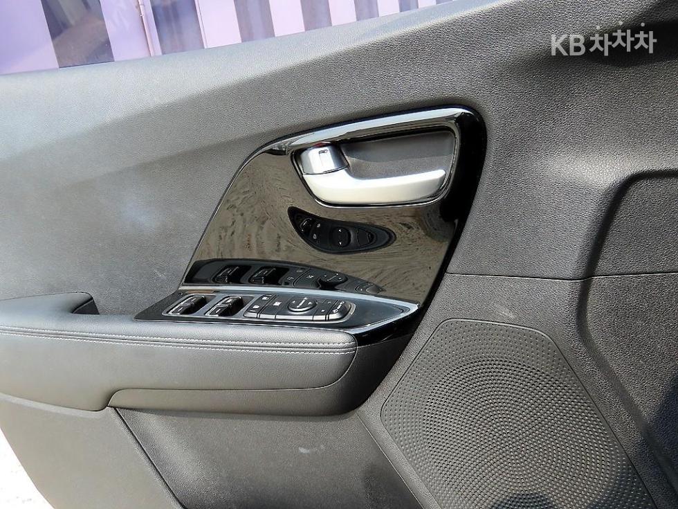 Kia Niro — miniaturë 11