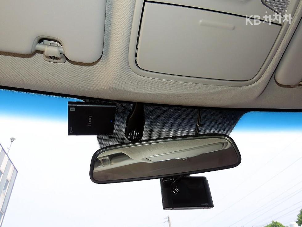 Kia Niro — miniaturë 15