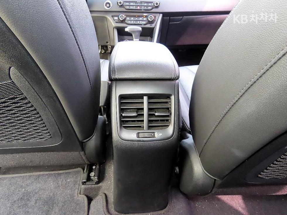 Kia Niro — miniaturë 17