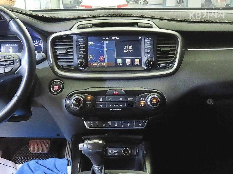 Kia Sorento — miniaturë 11