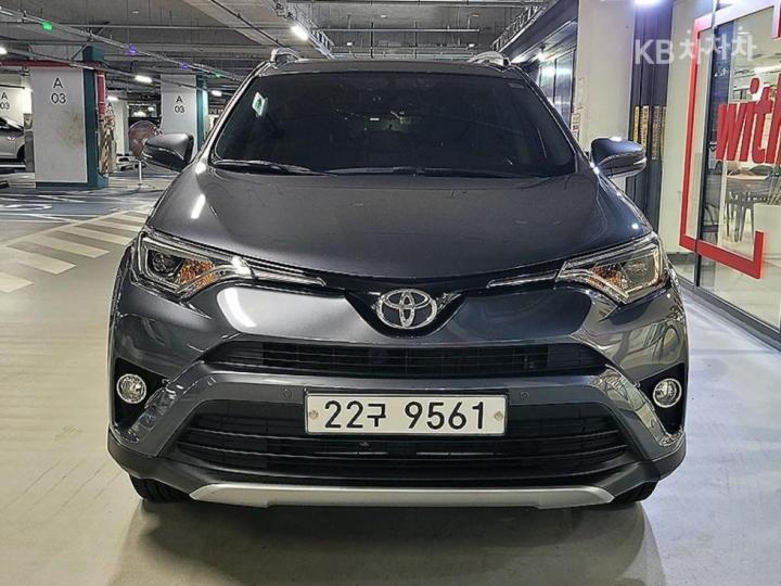 Toyota RAV 4 — miniaturë 2