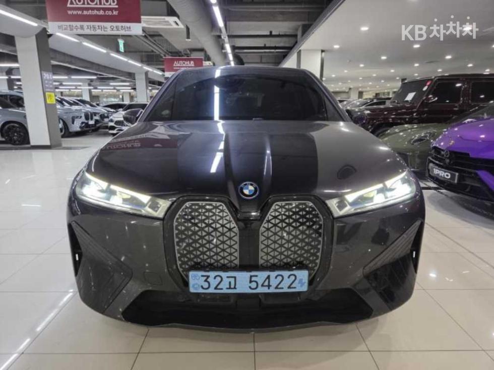BMW iX