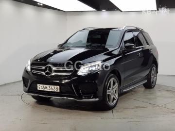 Mercedes-Benz GLE 350 d 4Matic 기본형 — foto 1
