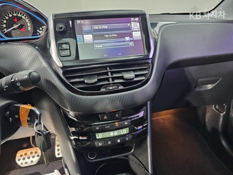 Peugeot 2008 — miniaturë 14