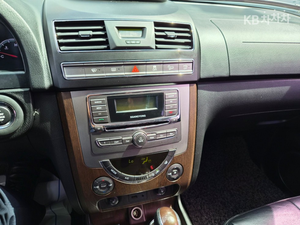 SsangYong Rexton Sports — miniaturë 9