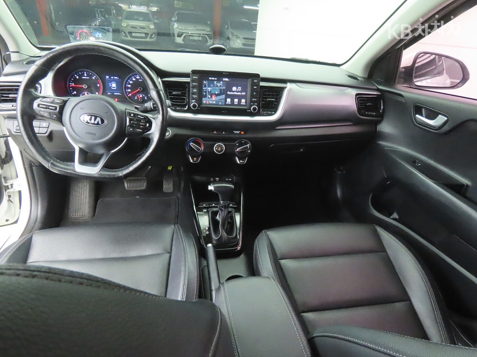 Kia Stonic — miniaturë 7