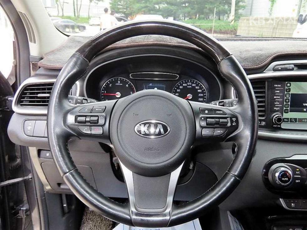 Kia Sorento — miniaturë 8