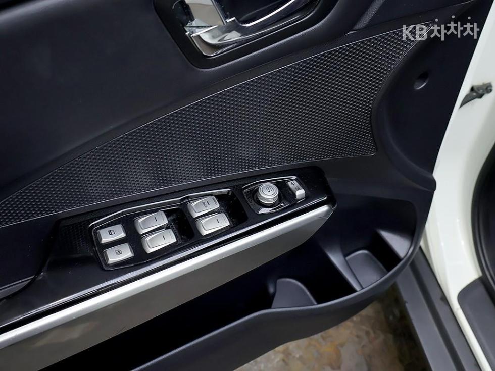 SsangYong Tivoli — miniaturë 13