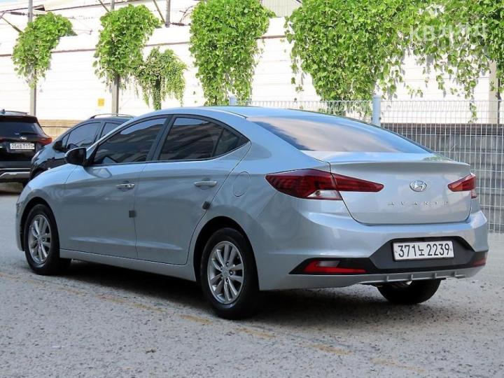Hyundai Avante — miniaturë 3