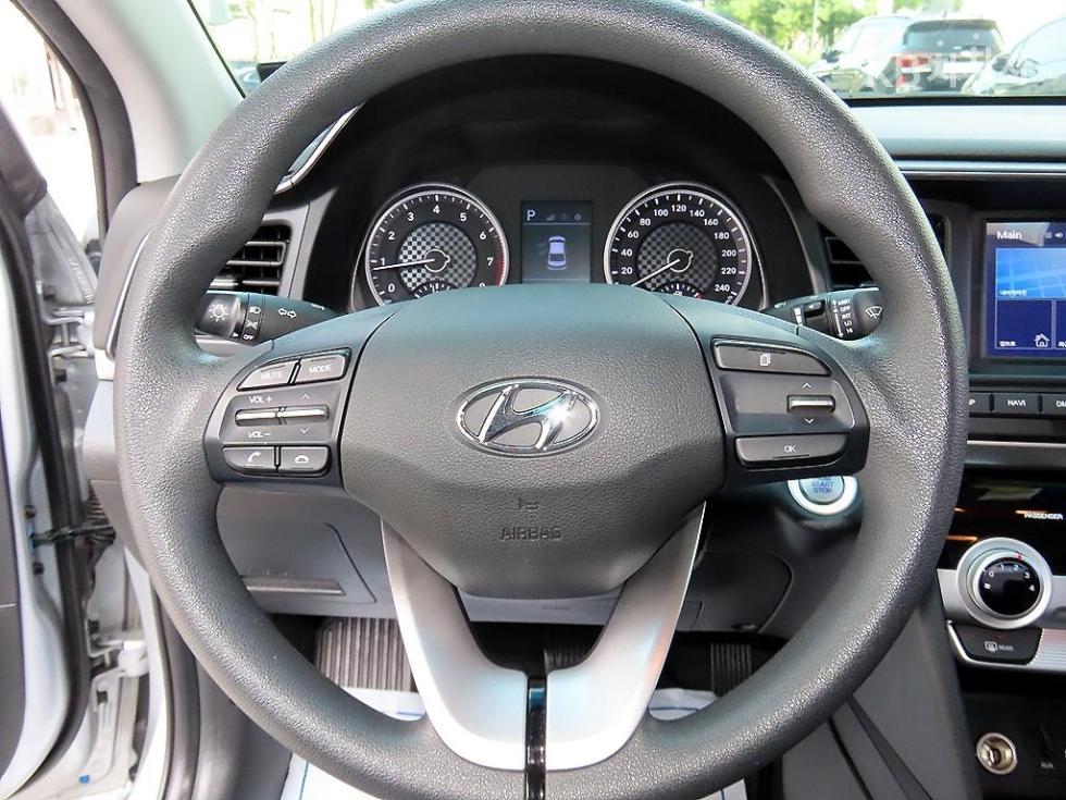 Hyundai Avante — miniaturë 8