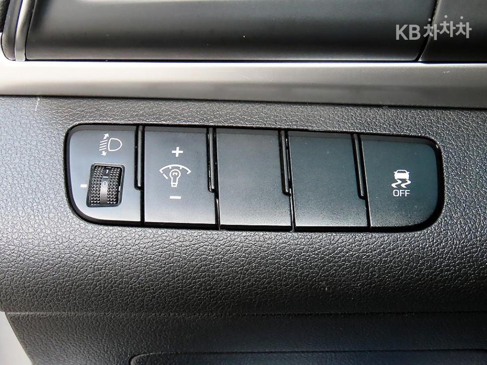 Hyundai Avante — miniaturë 12