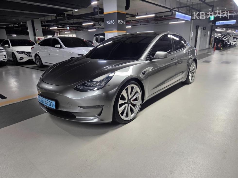 تيسلا Model 3