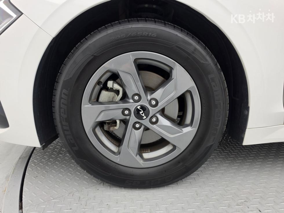 Kia K5 — miniaturë 5