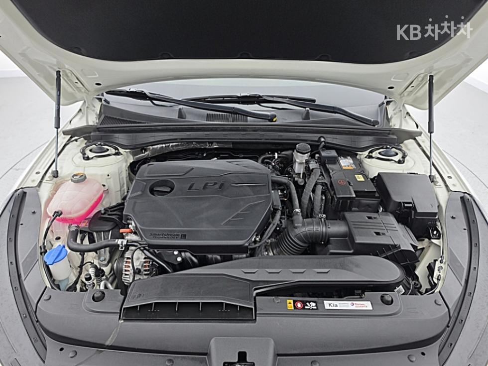 Kia K5 — miniaturë 9