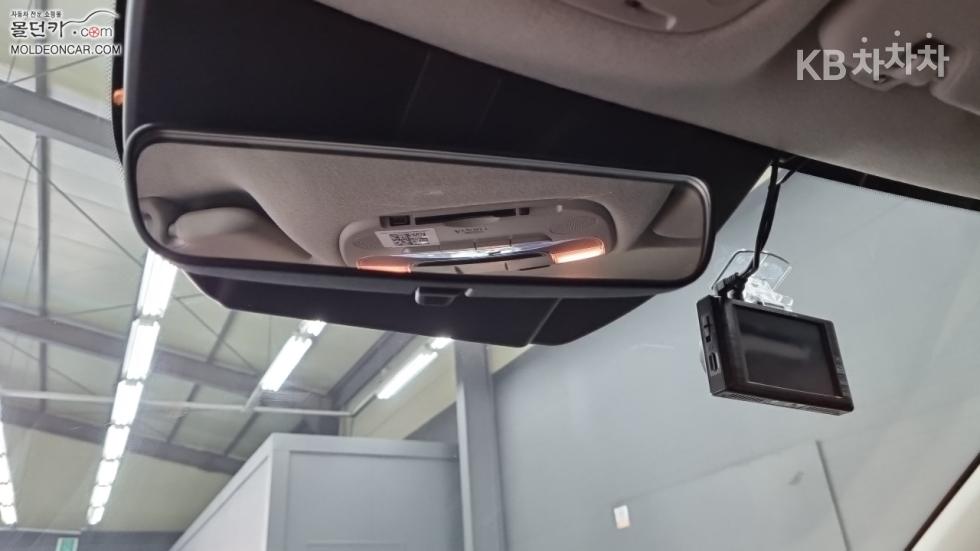 Kia Niro — miniaturë 15