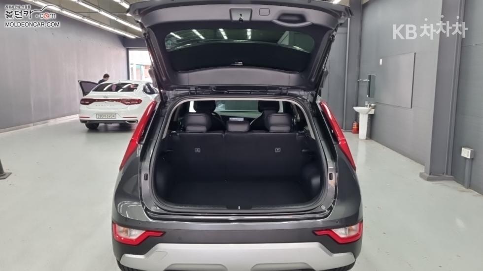 Kia Niro — miniaturë 18