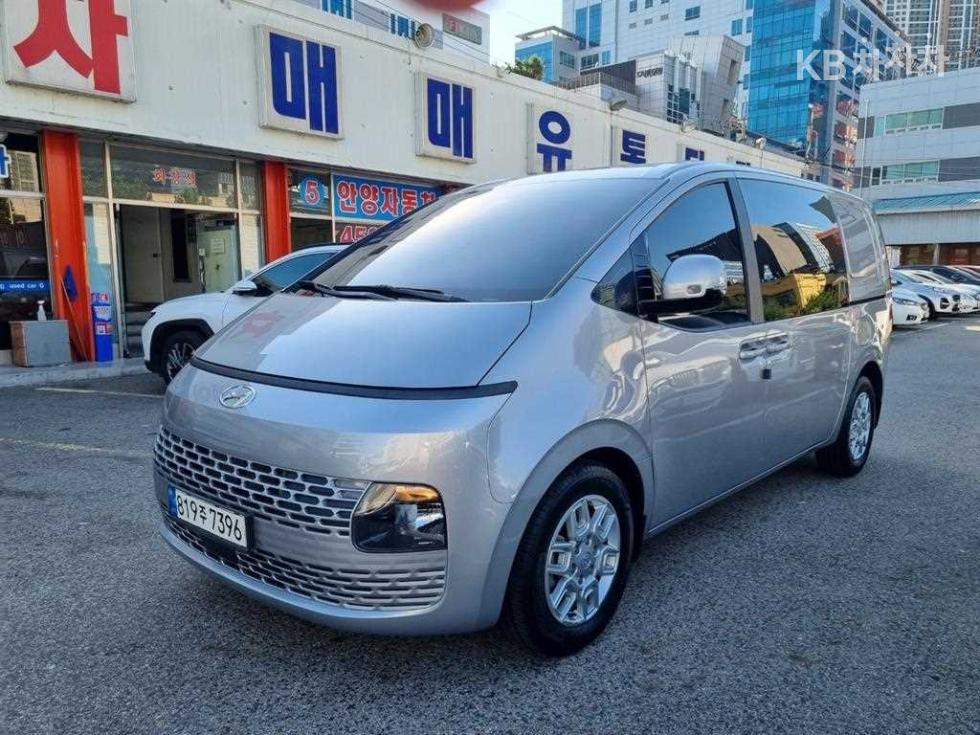 Hyundai Staria