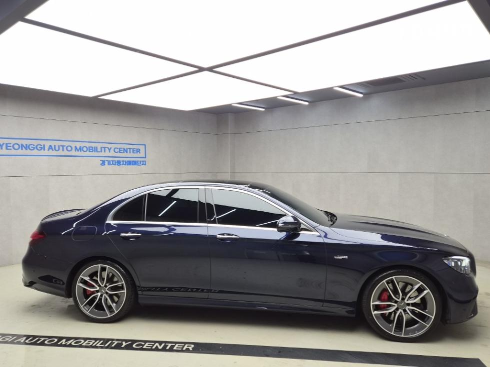 Mercedes-Benz E-Class BASE MODEL — фото 2