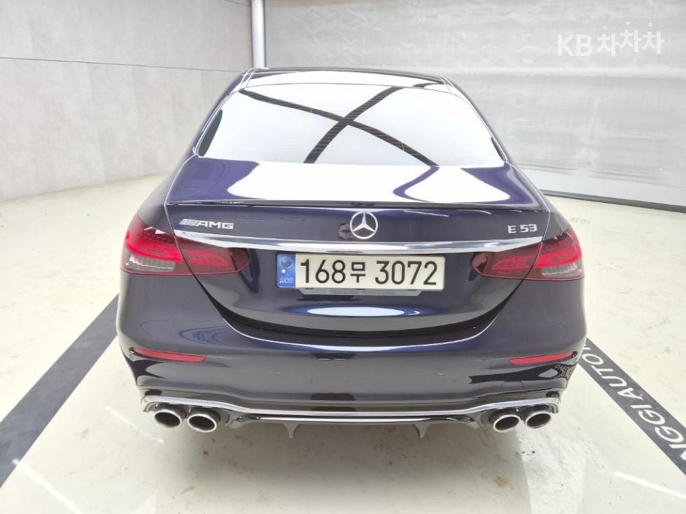 Mercedes-Benz E-Class BASE MODEL — фото 3