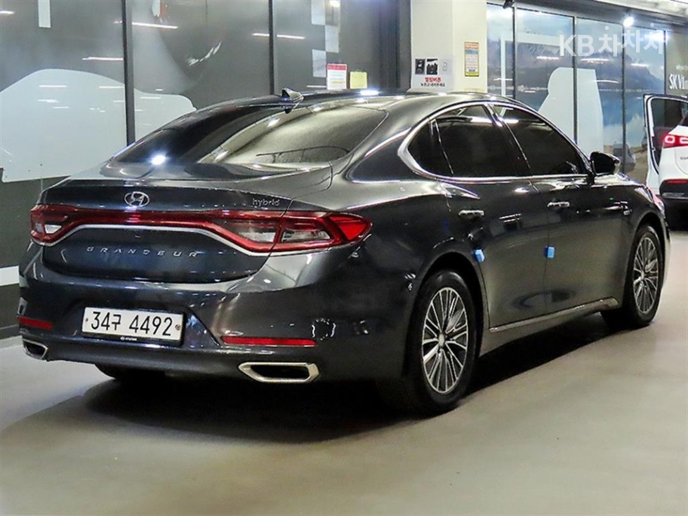 Hyundai Grandeur Special — фото 4