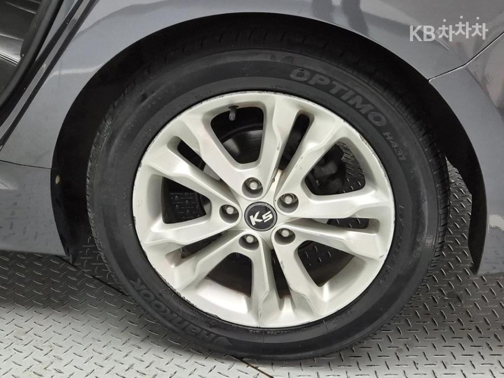 Kia K5 — miniaturë 20