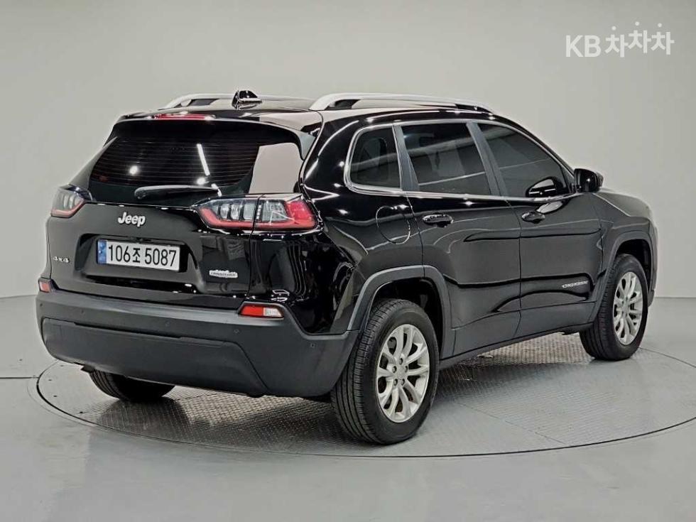 Jeep Cherokee — фото 4