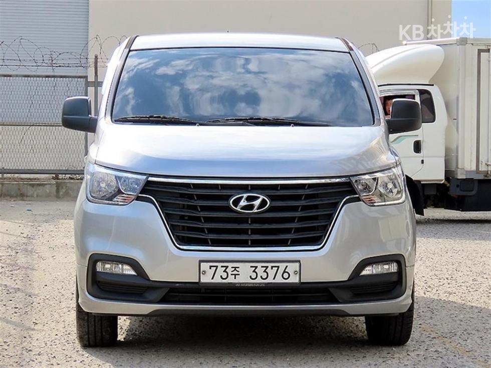 Hyundai Starex — фото 1