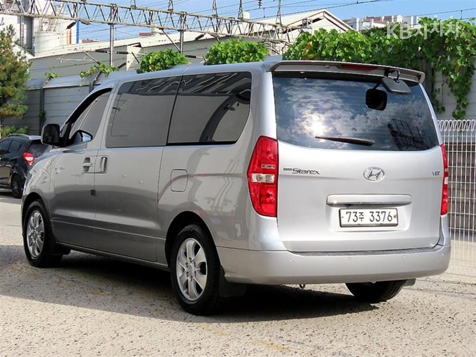 Hyundai Starex — фото 3