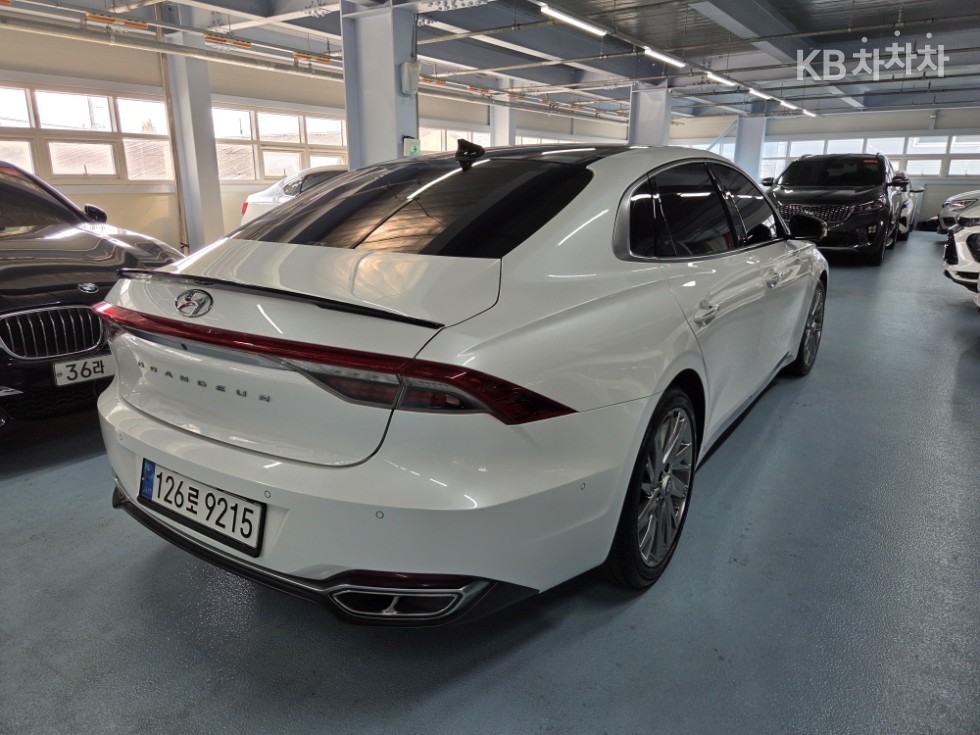 Hyundai Grandeur CALLIGRAPHY — фото 4