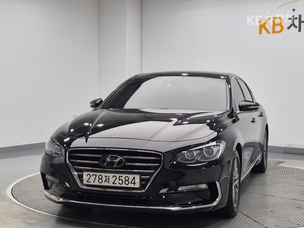 Hyundai Grandeur BASE MODEL — фото 1