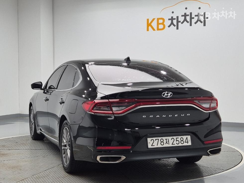 Hyundai Grandeur BASE MODEL — фото 2