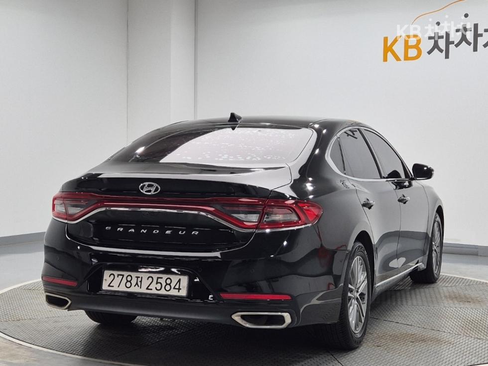 Hyundai Grandeur BASE MODEL — фото 3