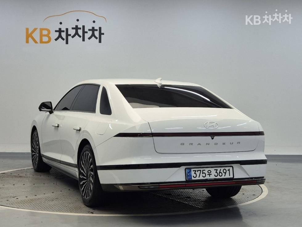 Hyundai Grandeur CALLIGRAPHY — фото 2