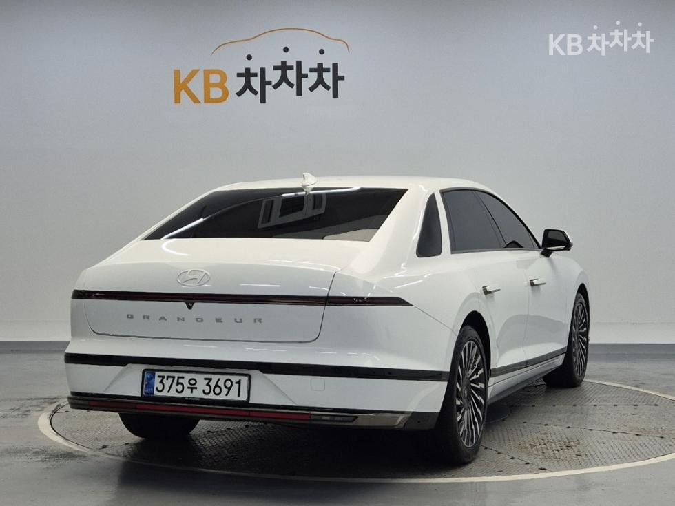 Hyundai Grandeur CALLIGRAPHY — фото 3
