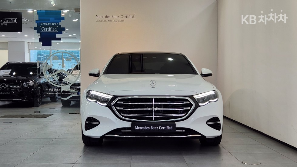 Mercedes-Benz E-Class Exclusive — фото 3