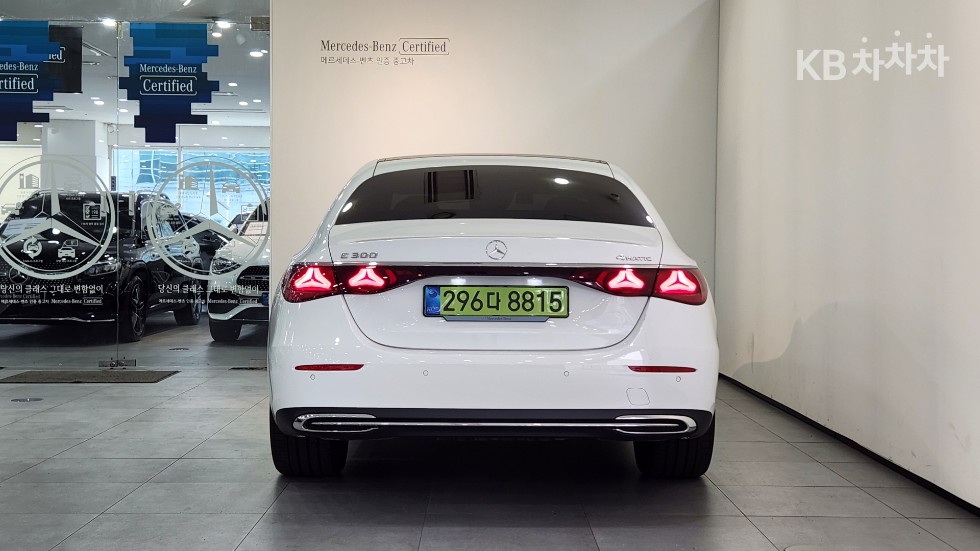 Mercedes-Benz E-Class Exclusive — фото 4