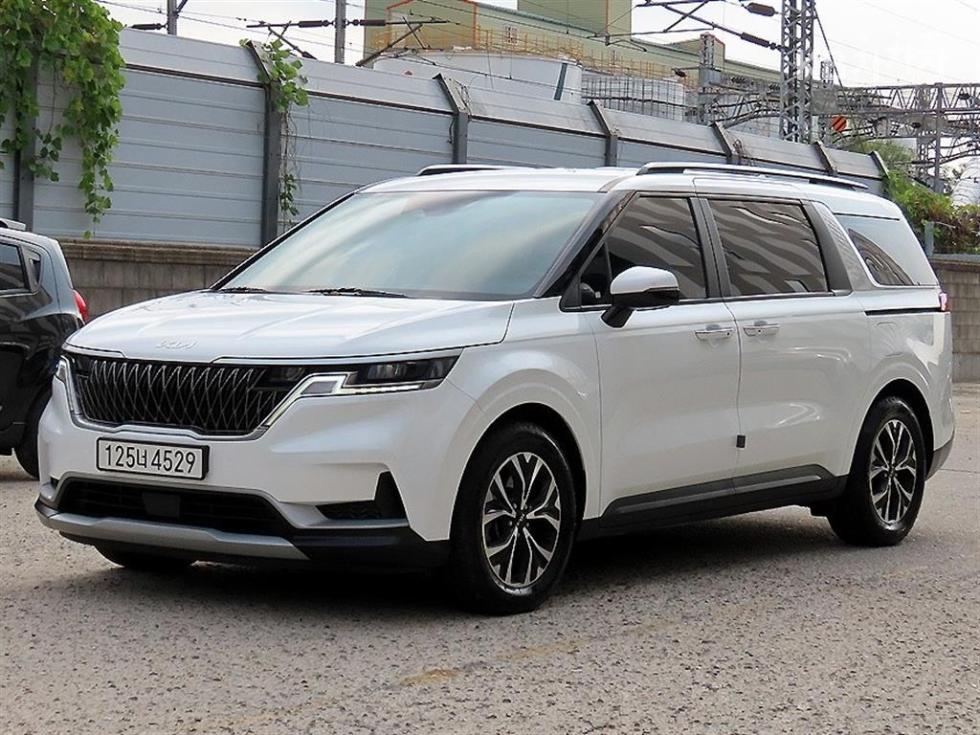 Kia Carnival PRESTIGE — фото 2
