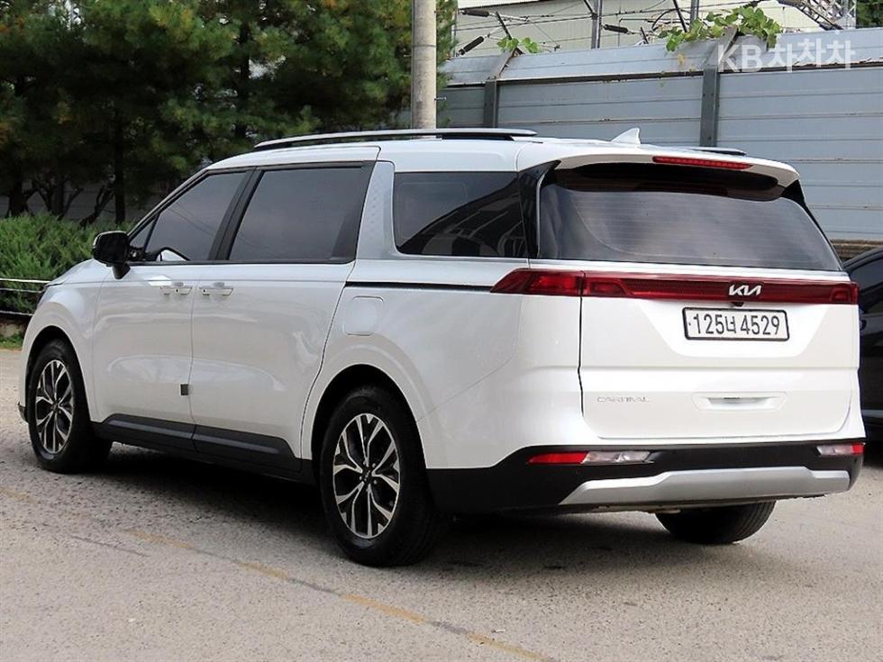 Kia Carnival PRESTIGE — фото 3