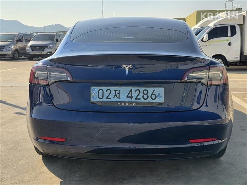 Tesla Model 3 — фото 3
