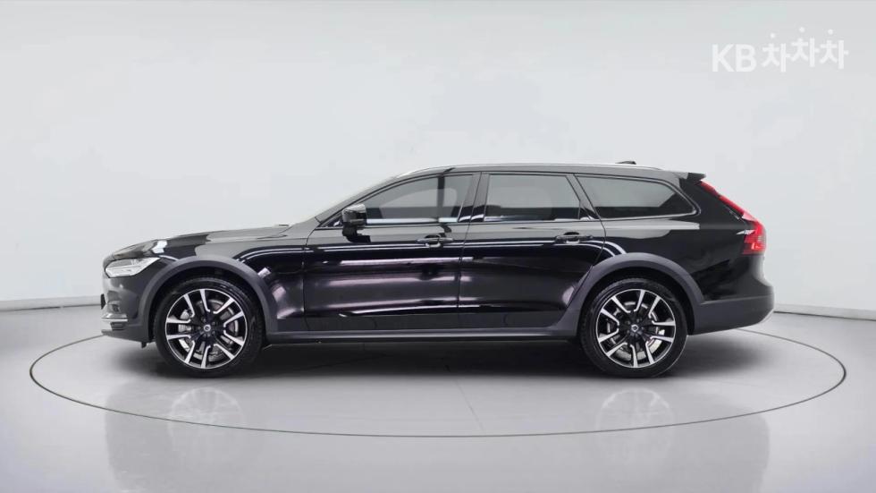 Volvo V90 Ultimate — фото 3