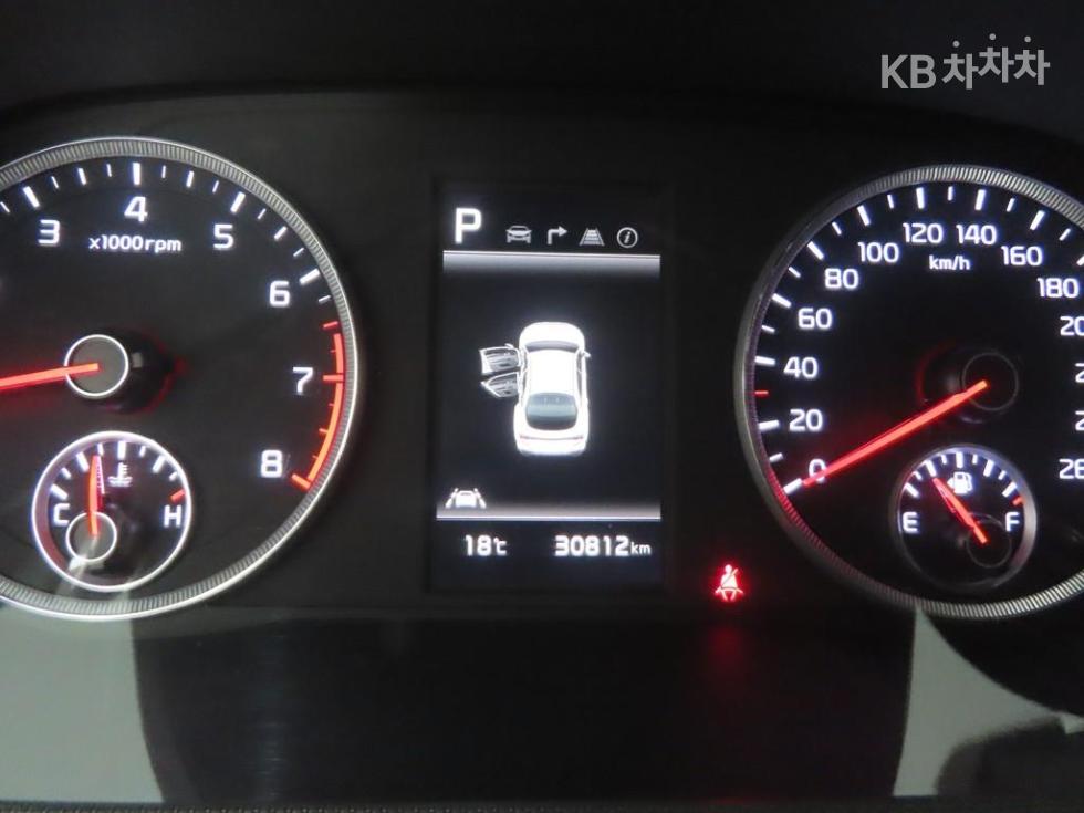 Kia K5 — miniaturë 8
