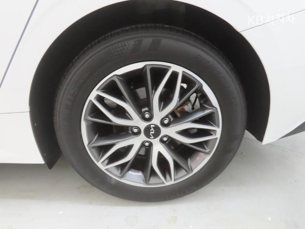Kia K5 — miniaturë 18