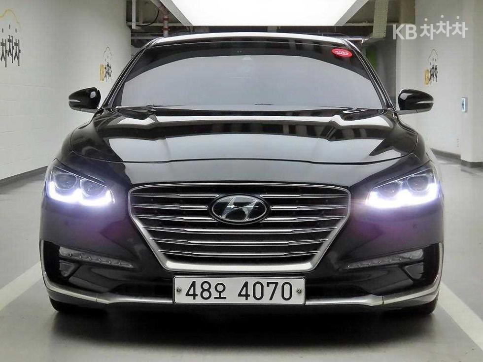 Hyundai Grandeur BASE MODEL — фото 1