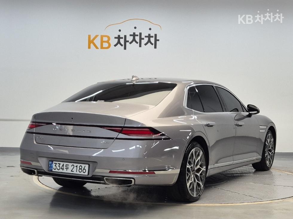 Genesis G90 BASE MODEL — фото 3