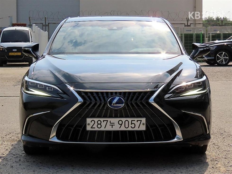 Lexus ES Executive — фото 1
