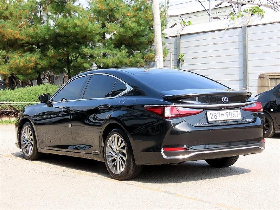 Lexus ES Executive — фото 3