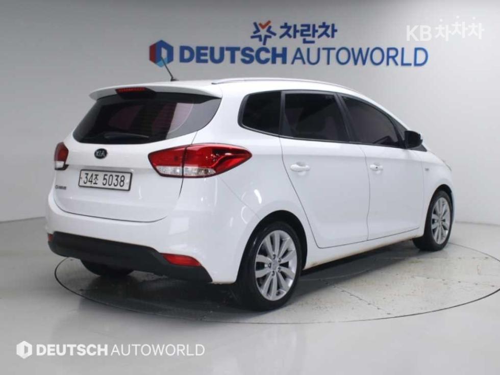 Kia Carens — miniaturë 2