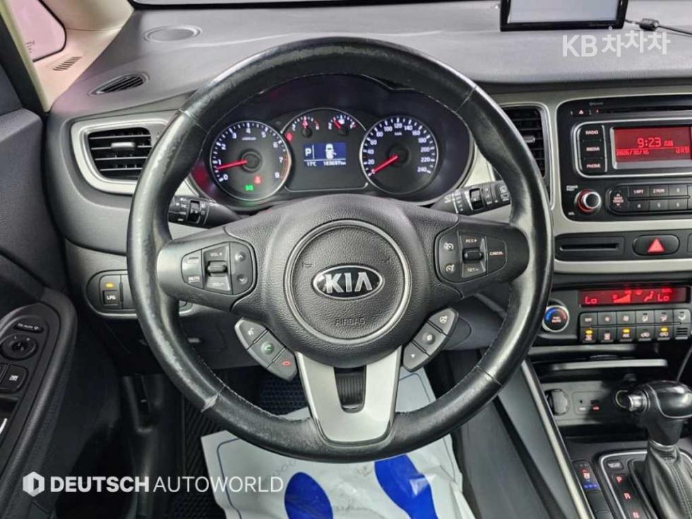 Kia Carens — miniaturë 13